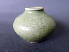 A very good Song Dynasty Longquan Celadon jarlet