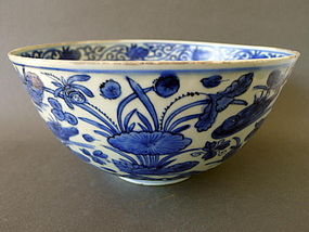 A extremely nice large Ming Wanli Duck´s and Lotus bowl