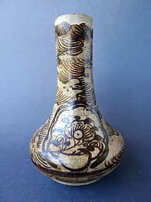 An extremely rare painted southern Song Jizhou vase