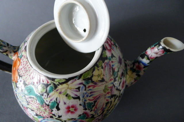 A nice Guangxu Mark and Period &quot;Mille Fleur&quot; teapot