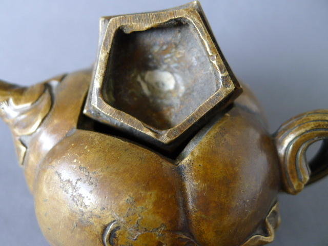 A  nice Qing Dyn. marked  &quot; Pumpkin &quot; bronze teapot