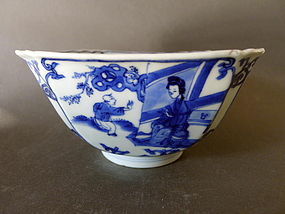 A Kangxi period octagonal  blue and white bowl