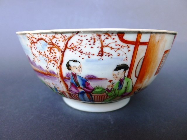 A nice Qianlong Period Famille Rose export Bowl