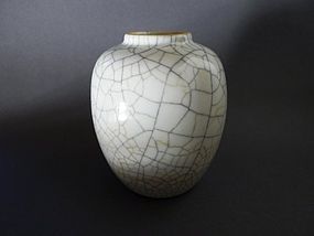 Excellent, beautiful  Yongzheng  Ge - type vase