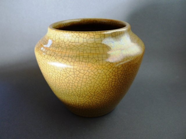 A very beautiful Yongzheng Period Ge - type vase