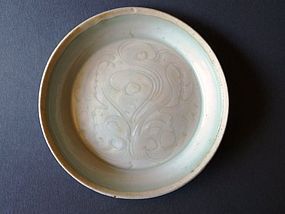 Small lovely Song Dynasty Qingbai glazed dish with incised decoration