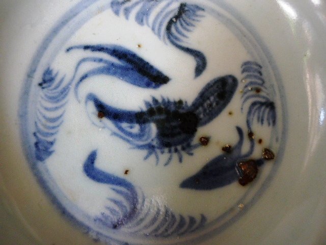 A lovely Ming Dynasty Hongzhi Period blue and white &quot;Fish&quot; Dish