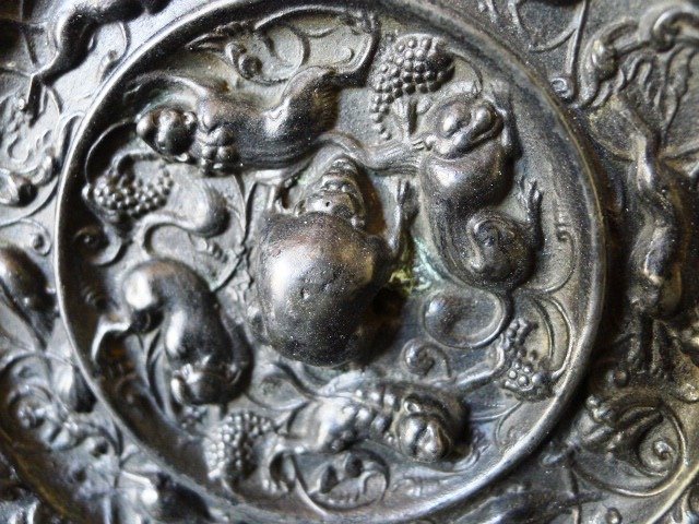 Excellent Tang Dyn. bronze mirror with lions, birds and grapes design