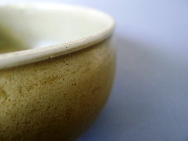 Extremely rare Yue ware &quot;Alms&quot;bowl, Tang Dynasty - Five Dynasties