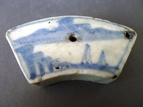 A very rare Korean Choson Period blue and white water dropper