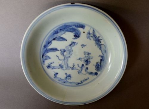 An early Ming Dynasty Zhengtong period blue and white dish