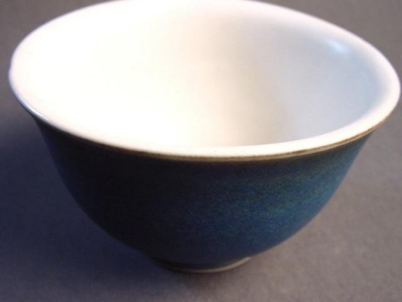 Ming bowl with a interesting blue glaze !