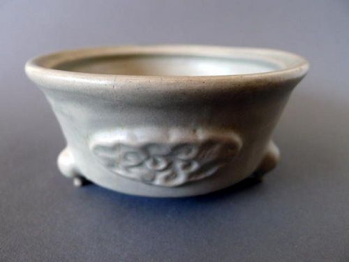A rare Yuan Celadon glazed Tripod Censer