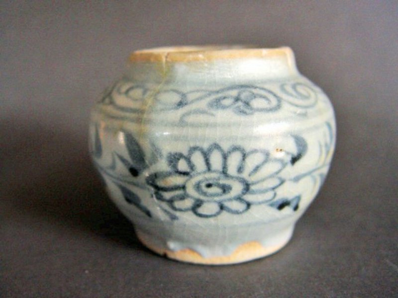 Rare Yuan Dynasty blue and white jarlet.