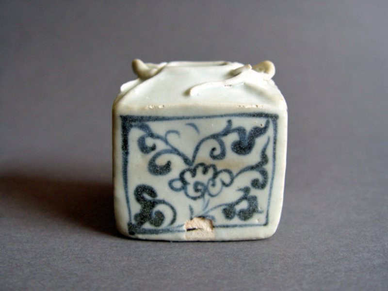 Rare Yuan Dynasty Jar of cuboid  form