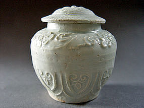 Extremely nice Yuan Dynasty Qingbai Jar with Lid