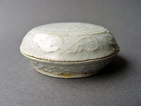 Rare perfect Yuan Qingbai glazed covered Box with Lotus