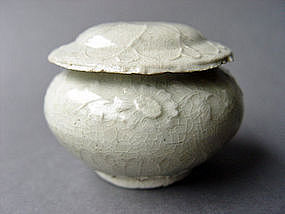 Rare Yuan Jar with molded decoration and Lid