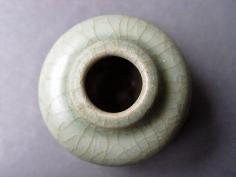 Longquan Guan crackled Celadon Jar