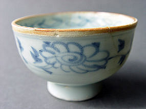 Yuan Dynasty  blue and white high Cup in a rare shape