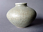 Longquan "Guan" crackled Celadon Jar