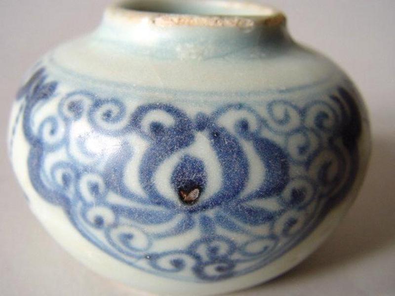 Early Ming Dynasty blue and white jarlet !