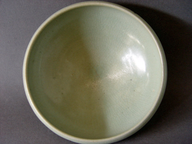 A rare Song - Yuan  Dynasty Longquan Celadon Bowl.
