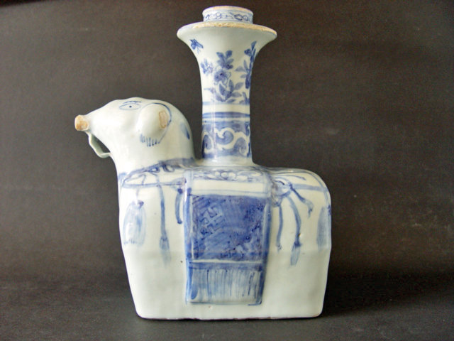 A large, late Ming blue and white  Elephant Kendi