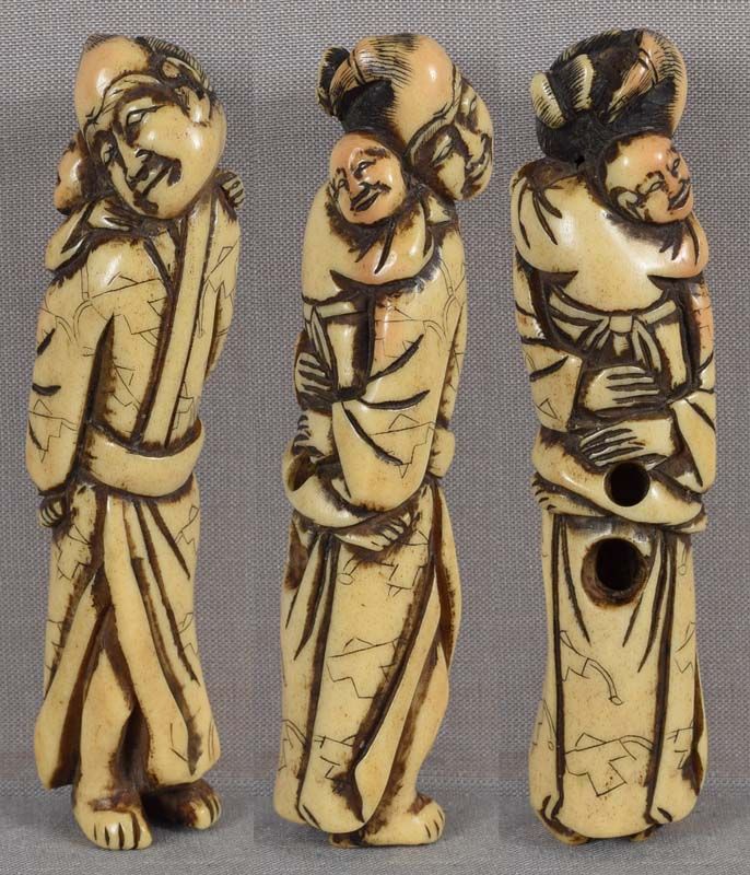 Early 19c staghorn netsuke Father &amp; son, scarecrow robe