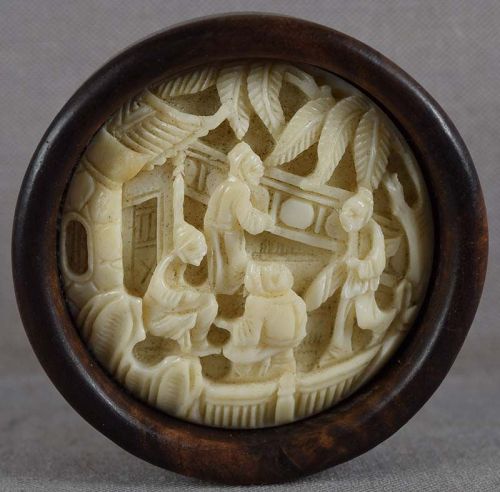 19c netsuke SCHOLARS in garden