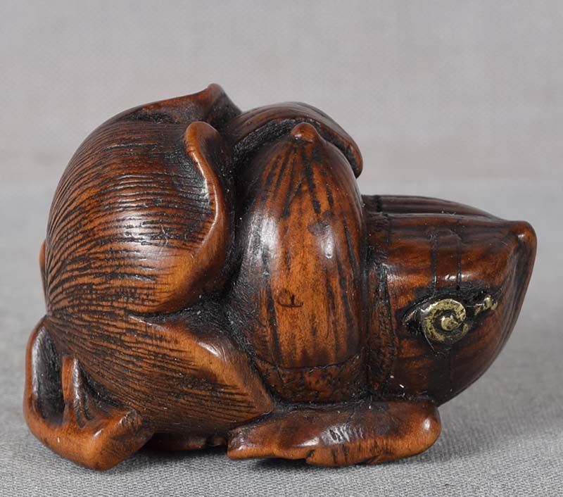 19c Netsuke Snail On Chestnuts Item 1437165