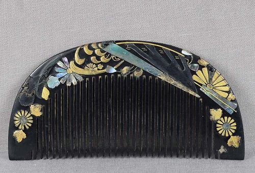 19c Japanese lacquer & mother of pearl KUSHI hair comb