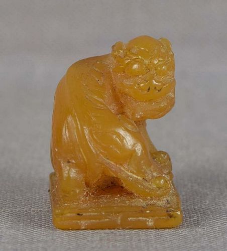 19c Chinese butterscotch SHOUSHAN SOAPSTONE carving CHIMERA