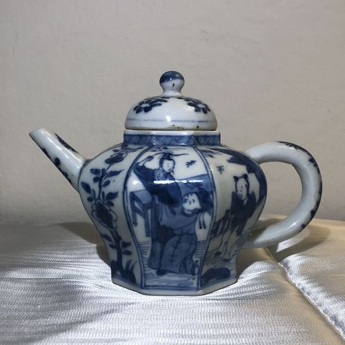 17C Chinese Kangxi Blue and White Porcelain Octagonal Teapot and Cover