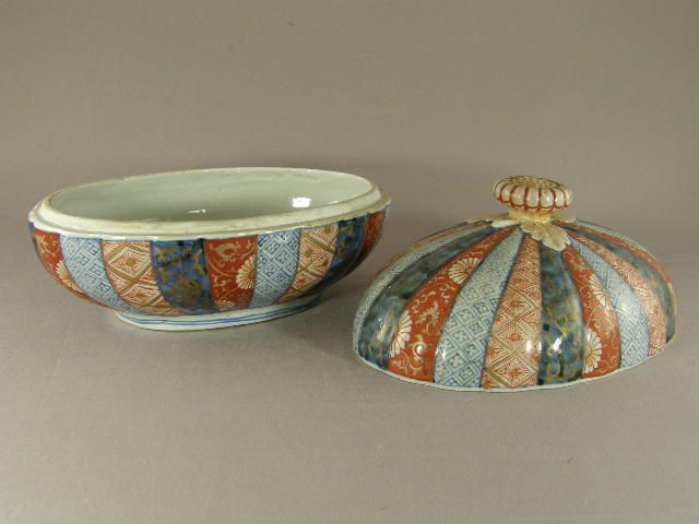 Japanese Imari Porcelain covered Tureen 18th Century