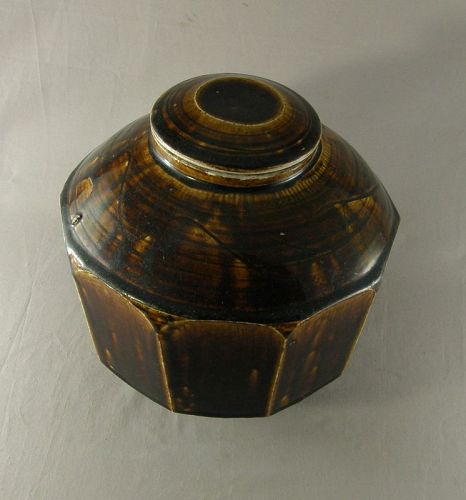Large Korean Brown Stoneware Faceted Storage Jar With Lid 19th Century