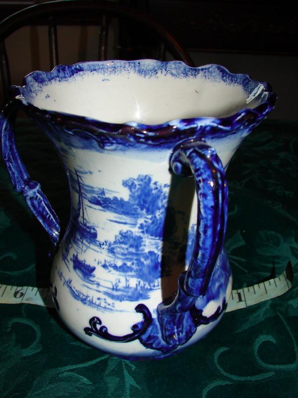 Flow blue three handles vase