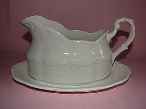 Meakin Sterling Colonial gravy boat and underplate