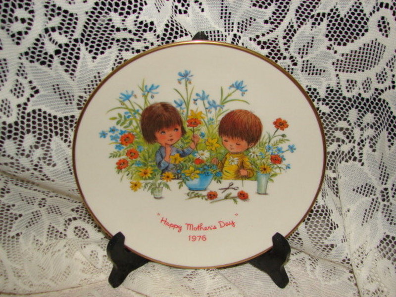 Moppets 1976 Mothers Day Plate by Gorham