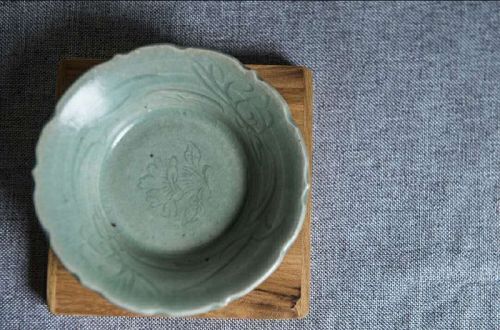 Chinese Yuan Dynasty Longquan Celadon Carved Foliated Dish