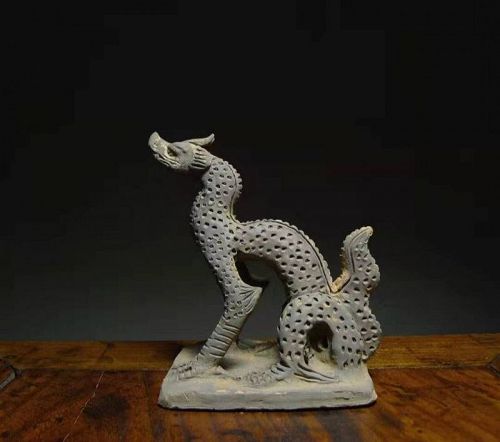 Chinese Yuan Dynasty Black Pottery Sitting Dragon