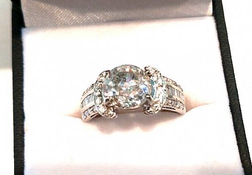 Beautiful 2.54 Carat Center Diamond Engagement Ring