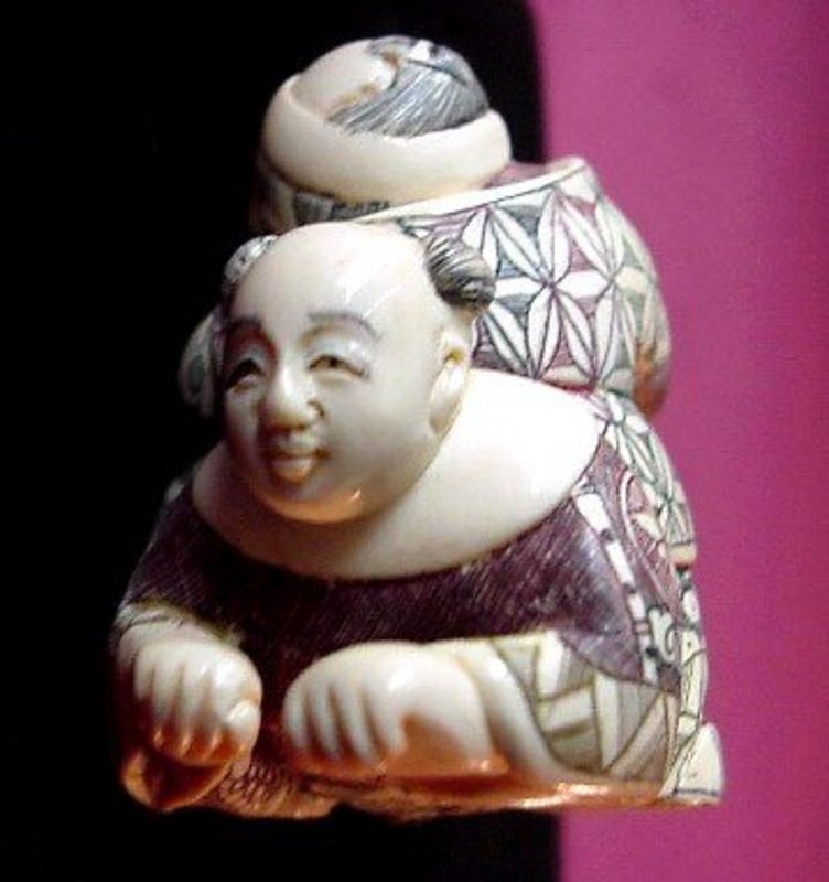 IVORY TWO WRESTLERS NETSUKE ...POLYCHROME