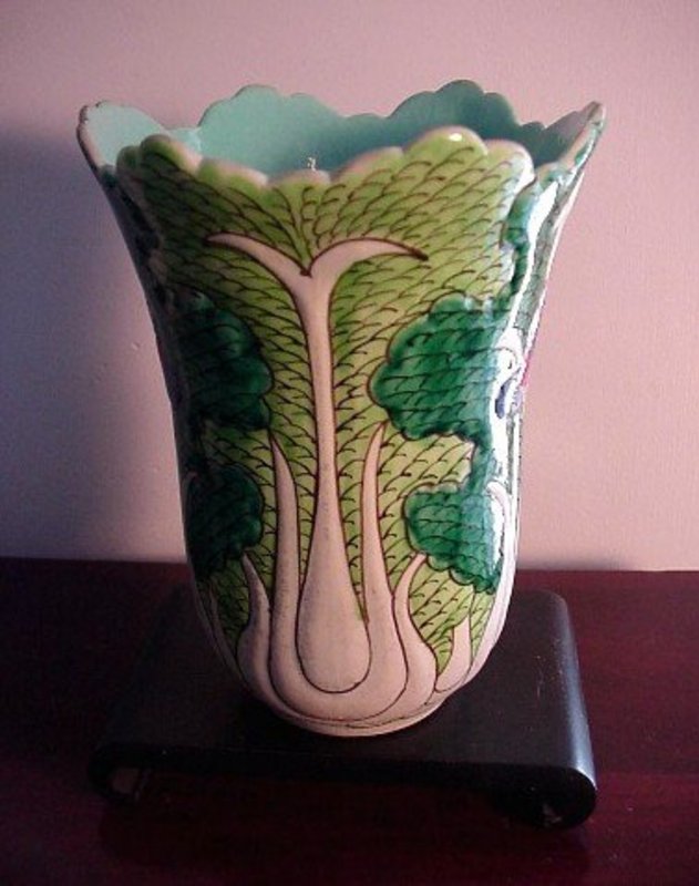 BUTTERFLY &amp; CABBAGE CHINESE VASE 19TH CENTURY