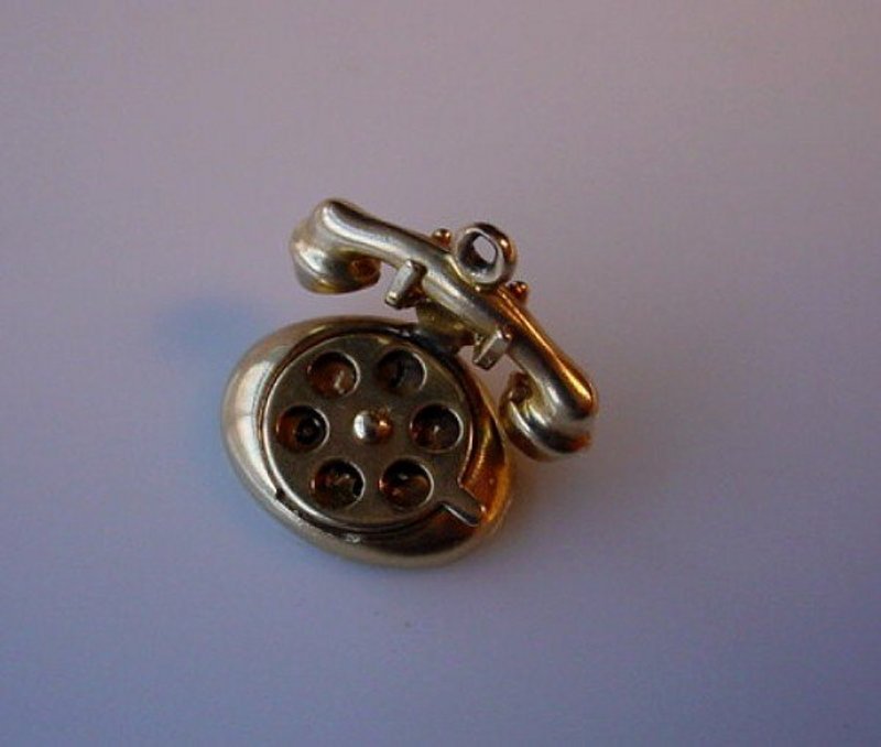 OUTSTANDING 14K OLD STYLE PHONE CHARM MOVABLE DIALER