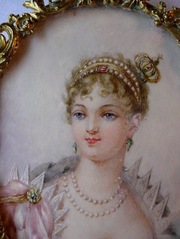 BEAUTIFUL PAINTING ON IVORY LADY IN ANTIQUE BRASS FRAME