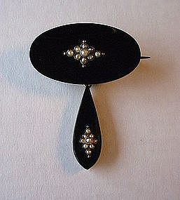 ANTIQUE MOURNING PIN..VICTORIAN GOLD ONYX & SEED PEARLS