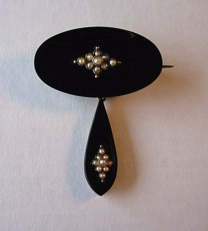 ANTIQUE MOURNING PIN..VICTORIAN GOLD ONYX &amp; SEED PEARLS
