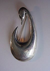 DESIGNER STERLING SWAN PIN.. Signed BRAMMER DENMARK