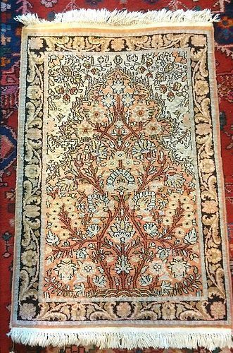 HANDWOVEN PERSIAN SILK QUM PRAYER RUG